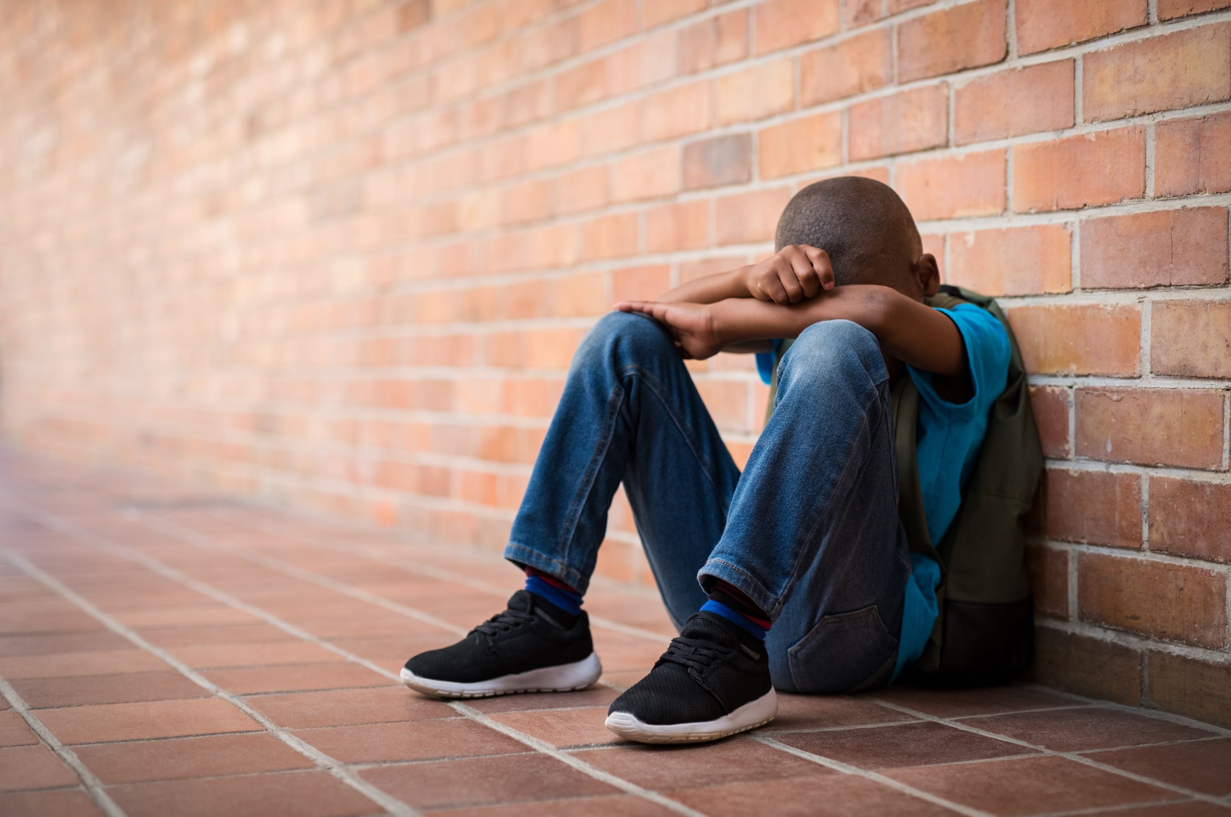 10 Telling Signs That Your Child Is Being Bullied At School - Youth Village