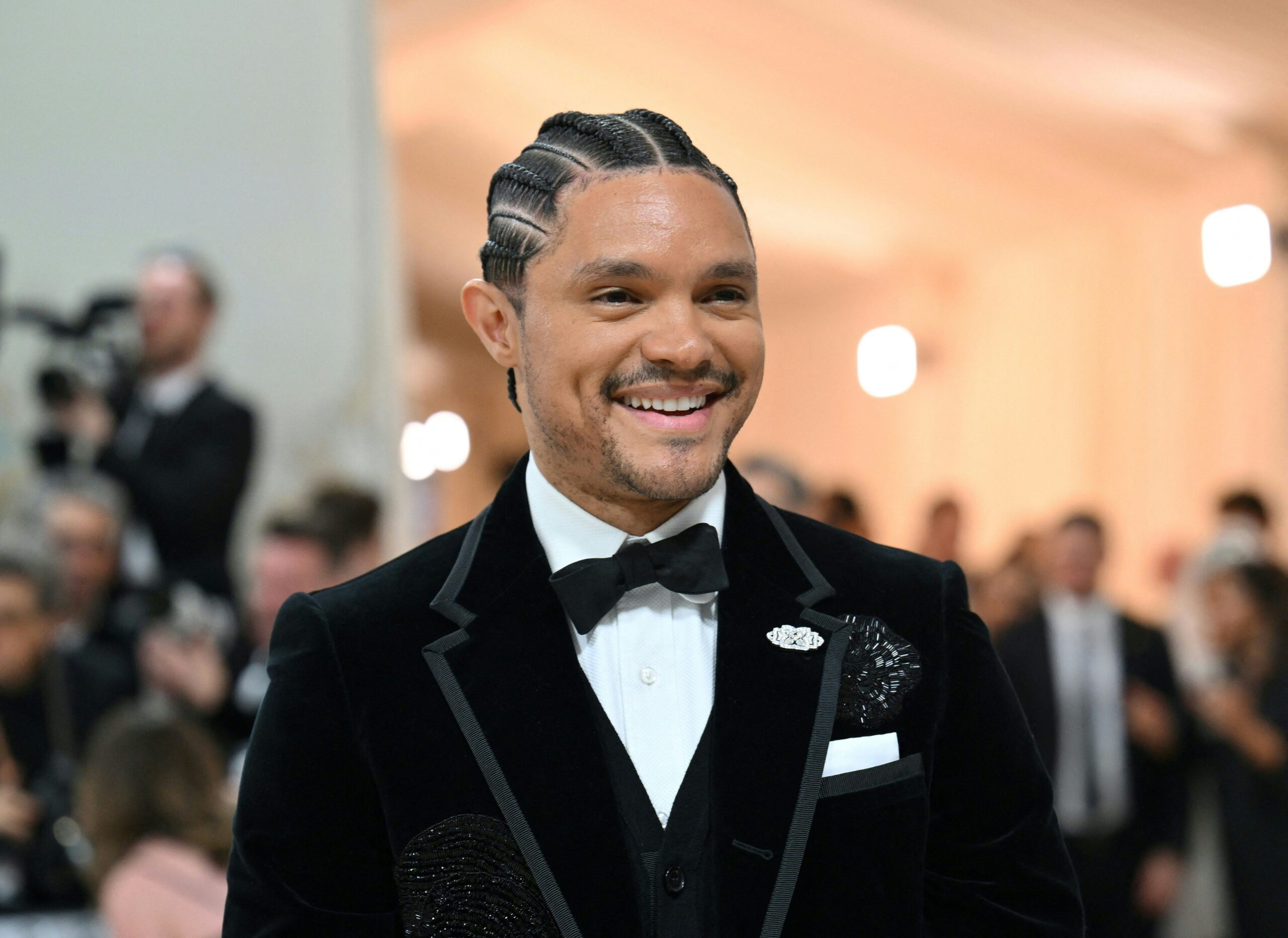 Tweeps Weigh In On Trevor Noah's Met Gala Look - Youth Village